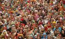 Мюсюлмански поклоннички са се събрали пред храм в Шрингар в Кашмир в опит да зърнат ценна реликва, за която вярват, че е косъм от брадата на Мохамед.<br />