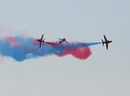 Червените стрели на Британските кралски ВВС изпълняват фигури по време на авиационно шоу в Измир, Турция.