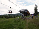 Четириседалковият лифт "Ситняково" е специално пригоден за транспортиране на велосипедите до стартовата къщичка