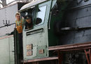 Назад във времето с локомотив. Българските държавни железници съществуват повече от 120 години, но <a href="http://www.dnevnik.bg/photos/2011/11/24/1211243_fotogaleriia_stachkata_na_bdj/" target="_blank">стачка </a>за малко да ги затрие през 2011 г. За толкова години подвижният състав непрекъснато се е променял, но носталгията по парната тяга и ретро вагоните остава. Пътуване назад във времето е възможно с парните локомотиви.<br />