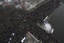 Десетки хиляди хора се включиха на 10 декември в най-големия протест в Москва в съвременната история на Русия срещу нарушенията при провеждането на парламентарните избори на 4 декември. Според руското МВР в демонстрацията са участвали около 30 000 души, докато според руски медии и опозиционни източници демонстрантите са били между 50 и 100 000.