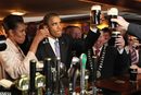 През май президентът на САЩ Барак Обама направи посещение в Европа, което очерта<a href="http://www.dnevnik.bg/sviat/2011/05/24/1094280_obikolkata_na_obama_v_evropa_beleji_novite_prioriteti/"> новите приоритети на Вашингтон</a> на Стария континент. Първата страна в пътуването му бе Ирландия, а след срещите с официалните лица Обама и съпругата му Мишел посетиха <a href="http://www.dnevnik.bg/sviat/2011/05/23/1094049_obama_pi_bira_v_chest_na_irlandskite_si_predci/">селцето Мънигал</a> - родината на неговите прадеди по майчина линия. Прапрадядо му  - обущар, емигрирал в Америка в средата на 19 век.