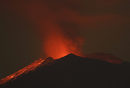 Местни жители твърдят, че в столицата Мексико сити, която се намира на 70 километра от вулкана, се чува тътен