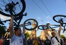 Част от протестиращите бяха дошли с велосипеди
