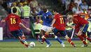 Трима футболисти на Испания - Бускетс, Арбелоа и Пике атакуват смятания за най-сериозна заплаха Марио Балотели