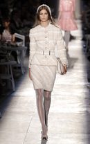 Модел на Chanel от дизайнера Карл Лагерфелд за есен-зима 2012-2013