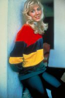 Образа на момиче на Бонд на име Биби Дал в "Само за твоите очи" от 1981 г. се изпълнява от американската състезателка по кънки на лед и актриса Лин-Холи Джонсън.