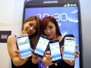 Samsung Galaxy S3. Смартфонът, който е реален и сериозен конкурент на iPhone. Това е и устройството, което се превърна в най-продавания "умен телефон" в историята на Samsung. Популярността му продължава да расте, а с него и приходите на корейския производител.