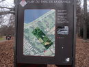 На няколко ключови места са поставени информационни табели, показващи какво и къде може да се види в парка.