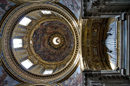 Сант Аниезе ин Агоне е малка но богата църква. Боромини ще срещнете на много меса в Рим както и самия Ватикан.