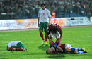 В пореден мач България завърши с човек по-малко. Петър Занев получава втори жълт картон в 75-тата минута.