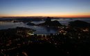 Нощен изглед към Рио де Жанейро.