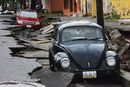Тропическите бури и поройните дъждове продължават да взимат жертви в Мексико.