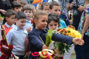 Очаква се на много места в страната родителите да дарят парите за цветя за училищата, пострадали от бедствията.