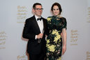Дизайнерът от Канада Ердем Моралиоглу получи награда за "Дизайнер на дамски облекла за годината"<br>
<br>
На снимката: Ердем позира със звездата от "Имението Даунтън" Мишел Докери