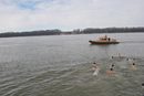 На Богоявление желаещите да влязат в надпреварата за изваждане на кръста от водите на река Дунав в Русе бяха тринадесет.