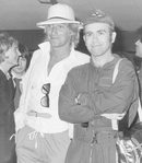 Род Стюарт винаги е уточнявал, че е шотландски рок певец.
На снимката: Род Стюарт и Елтън Джон, снимани на летище Хийтроу след завръщането им от почивка в Рио де Жанейро, 8 Февруари, 1978 г.
