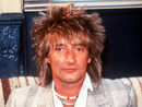 В Обединеното кралство певецът има шест последователни албума номер едно. 
Снимка от 1983 г.