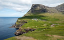 Фарьорските острови са слабо познати и трудно достъпни за масовите туристи. Гасадалур е селище с 18 жители, красиво кацнало на морския бряг между високи 2300 м върхове.