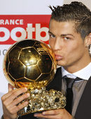 Кристиано Роналдо с първата си "Златна топка".