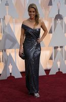 Телевизионната звезда Черил Хайнс беше избрала бляскава рокля с падащо рамо за 87-та церемония по връчването на наградите "Оскар". <br>
