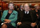 Бившият външен министър на Германия Ханс-Дитрих Геншер беше сред гостите на официалните тържества във Франкфурт за годишнината от обединението, заедно със съпругата си Барбара<br /> 