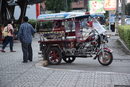 В него, както и в повечето големи градове в Тайланд, традиционен транспорт е така нареченото "тук-тук". Освен че е атракция за туристите, това е и един най-бързите видове транспорт по натоварените градски улици.