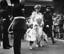 Все още бъдещата кралица Елизабет II (тогава принцеса на четири годинки) след тържествено представяне на британската армия в Лондон през 1930 г.