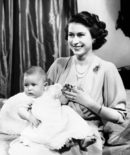 Принцеса Елизабет в първата си неформална снимка с престолонаследника - принц Чарлс.
