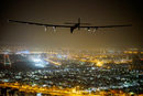 Solar Impulse 2 стана първият в историята самолет захранван изцяло от слънчева енергия, който обикoли света. Рано тази сутрин самолетът се е приземил в Абу Даби, откъдето тръгна на своята околосветска обиколка на 9-ти март миналата година.