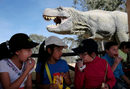 Да обядват сред динозаврите...