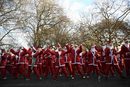 <a href="http://www.dnevnik.bg/photos/2016/12/03/2876555_fotogaleriia_maratonut_na_diadokoledovcite_v_london/" target="_blank">В Батърси Парк в Лондон се проведе традиционният коледен маратон</a>. Наред със забавната част, събитието набира средства за благотворителност.