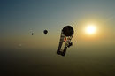 <em>Полет с балон някъде над Арабската пустиня</em>