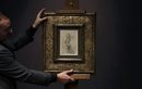 Картина на Леонардо да Винчи беше предложена на търг за 15 милиона евро. Платното се продава от френска аукционна къща и на него е изобразен мъченикът Свети Себастиан.<br /><br />Тъй като картината е обявена за национално съкровище, тя не може да бъде продадена pd частна колекция и трябва да си намери собственик сред някой от френските музеи. Най-вероятен притежател ще стане Лувърът.