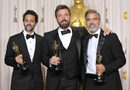 Този филм им донася "Оскар" за "най-добър сценарий". Продуцент е на филма "Откраднато лято" (2002) г.<br /><br />На снимката: Грант Хешлов, (отляво), Бен Афлек и Джордж Клуни позират с наградата "Оскар" за филма "Арго" в "Долби театър" на 24 февруари 2013 г. в Лос Анджелис.