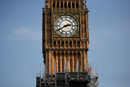 Работници работят по часовниковата кула Биг Бен в Уестминстър, Лондон, Великобритания.<br /><br /><a href="http://www.dnevnik.bg/photos/2017/08/18/3026727_fotogaleriia_big_ben_otblizo/" target="_blank">През следващите 4 години ще се модернизира високата 96 метра часовникова кула и механизмите в нея.</a>