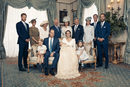На частното събитие присъстваха само кръстниците на детето (които бяха общо шест), братята, сестрите на родителите и бабите и дядовците. Кралица Елизабет Втора пропусна церемонията.<br /><br />На снимката отляво надясно: херцозите на Съсекс Хари и Меган, херцогинята на Корнуол Камила и принц Чарлс, родителите на Кейт Каръл и Майкъл Мидълтън, сестра ѝ Пипа Мидълтън и съпруга ѝ Джеймс Матюс и малкият брат Джеймс Мидълтън.