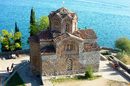 "Свети Йоан Канео" е църква от 13 в., известна с разположението си – тя е надвиснала на ръба на скала над Охридското езеро.