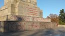 Призив за премахване на паметника отправя и авторът на надписа. Обичайно посолството на Русия реагира с ноти срещу графитите по паметника, а форум Форум "България – Русия" организира измиването.