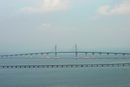 Най-дългият морски мост в света беше открит в Китай. Той свързва Хонконг, Макао и южния китайски град Джухай.