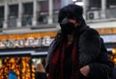 Жителите на Скопие слагат маски заради замърсения въздух.