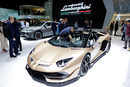 "Ламборгини" зарадва почитателите на откритите спортни автомобили с модела "Авентадор ЕсВиДжи Роудстър" (Aventador SVJ Roadster)