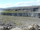 Детифос е наричан и европейската Ниагара. Впечатляващ. Ширината - 100 м, височина - 44 м, само с 9 метра по-нисък от знаменития водопад на Северна Америка. Мощта на падащата вода зависи от сезона и от интензивността на топенето на ледника Ватнайокутл , което прави от 200 до 600 куб.м на сек. Той е гордост на Исландия. Режисьорът Ридли Скот в научно–фантастичния си филм "Прометей" го избира като пейзаж на доисторическата Земя – според него така е изглеждала планетата ни при зараждането си.