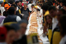 В Мексико сити, Мексико, беше приготвен 72-метров сандвич. Целта беше той да влезе в книгата на рекордите "Гинес" като най-големия сандвич в света.