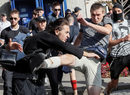 Протестиращи срещу марша на ЛГБТИ общността в Харков, Украйна, атакуваха участници в прайда.