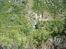 Единствената вода се вижда малко преди стръмната пътека да изведе до самото село Викос.