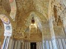 Норманите идват в Сицилия като наемници, но бързо се адаптират към местната арабска култура – до степен да започнат да подражават в архитектурния си стил на арабския, какъвто е случаят със замъка "Ла Дзиза".