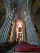 През 1801 г. епископът също се мести от Арл в Екс ан Прованс и катедралата е "понижена" в статут на църква.