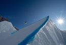 Мартин Нордквист - Швеция, демострира уменията си във фрийстайл ски на зимна младежка олимпиада 2020 в Лезен, Швейцария.
