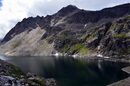 Истинската част на езерото, което вече не е ледниковозелено, защото смлените скали са се утаили в язовира.